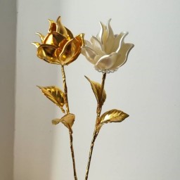 گل رز کریستالی شاخه ای طلایی و سفید