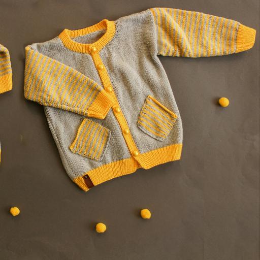 ژاکت بچگانه رنگ طوسی روشن و زرد با طرح در پشت لباس مناسب برای 4تا 6سال