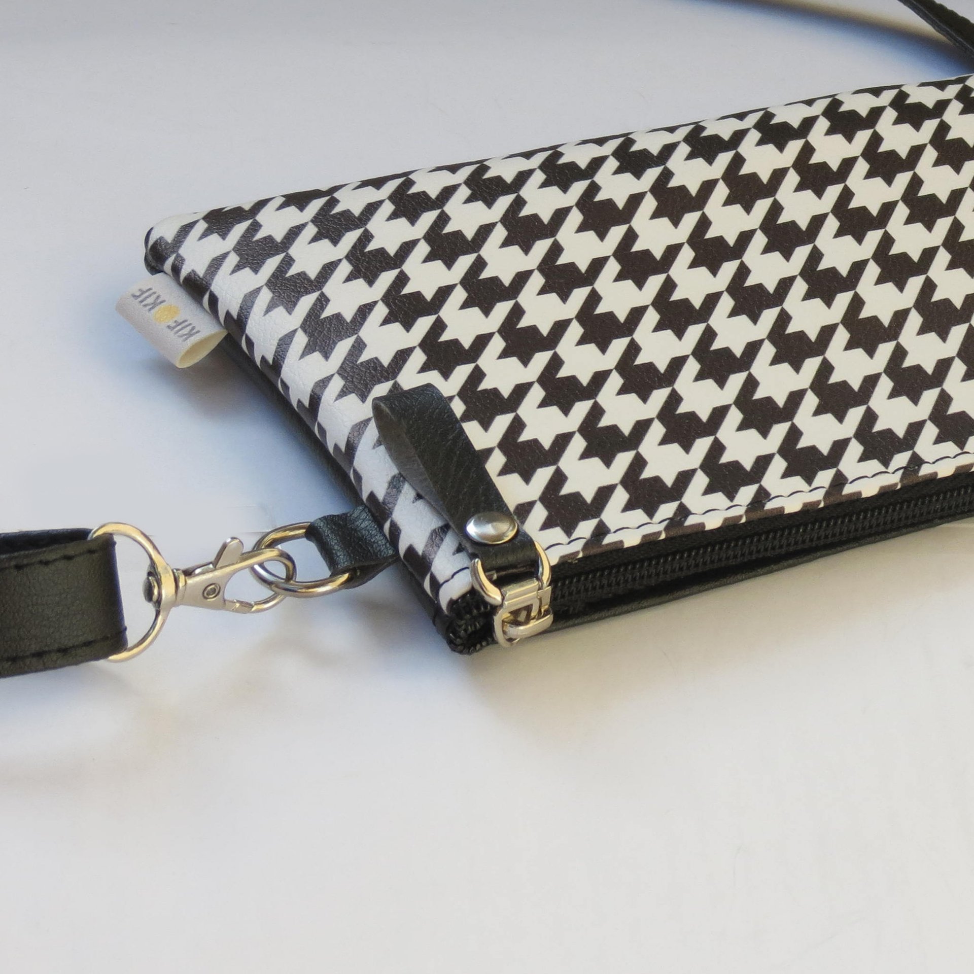 کیف دوشی دخترانه طرح پیچازی