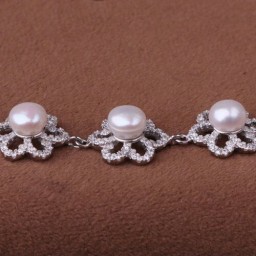 دستبند نقره زنانه دارای 5 عدد مروارید اصل ( دستبند مروارید زنانه )