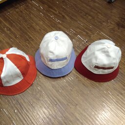کلاه کتون آفتابگیر رنگی مناسب برای 4 و 5 سال لطفا قبل از سفارش از رنگ مد نظر اطلاع حاصل نمایید