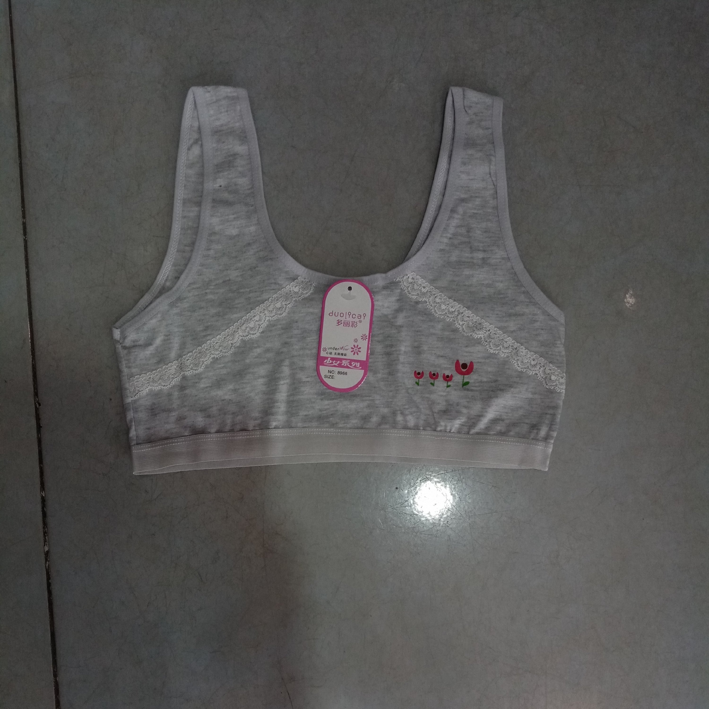 نیمتنه و لباس زیر دخترانه 