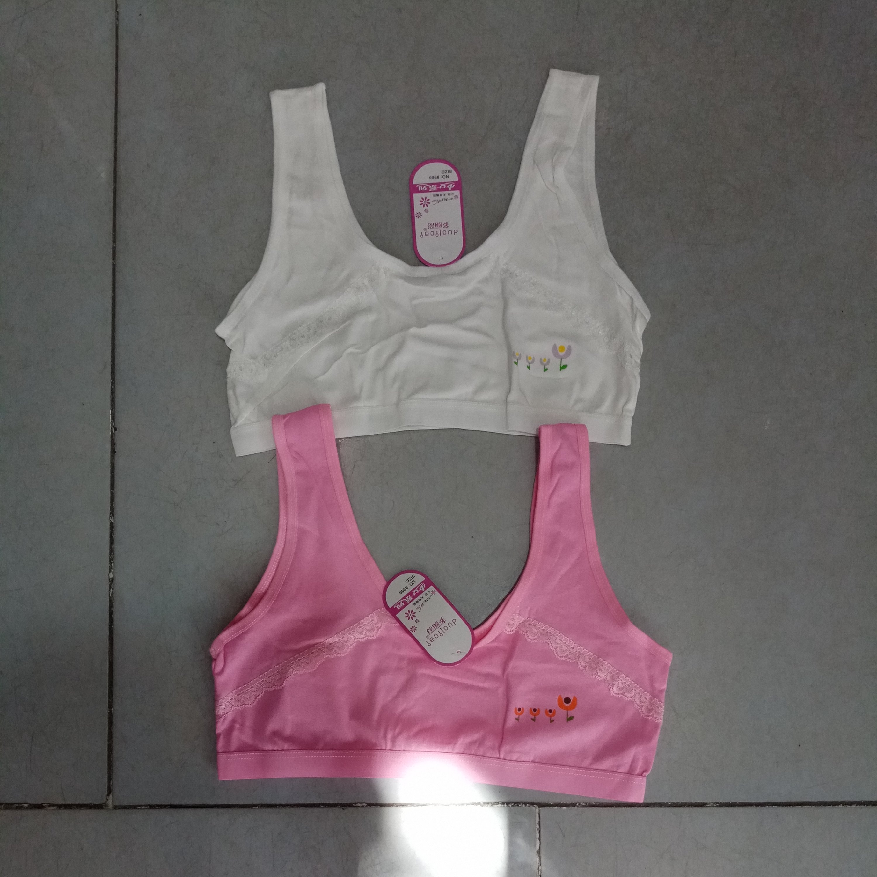 نیمتنه و لباس زیر دخترانه 