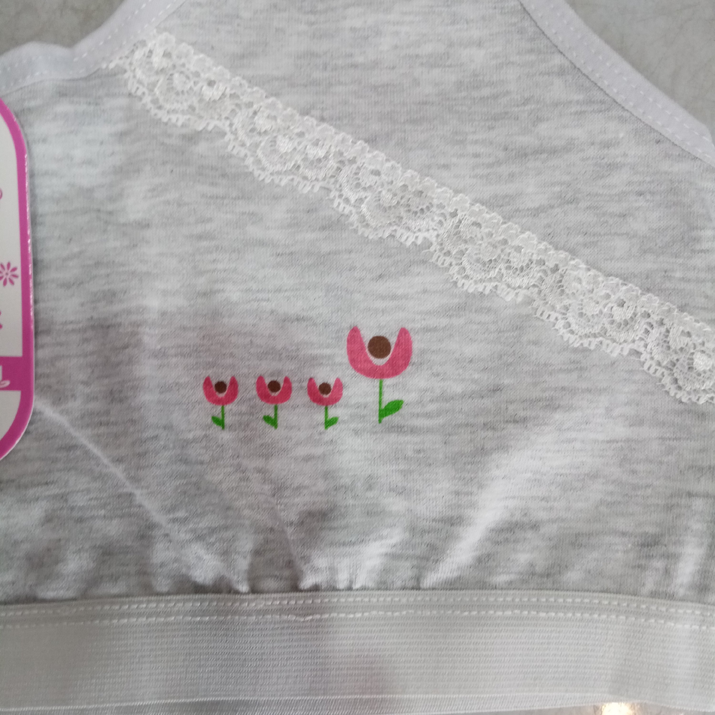 نیمتنه و لباس زیر دخترانه 