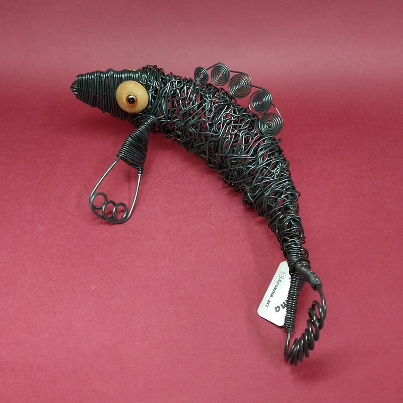 مجسمه دست ساز دکوری مفتولی طرح ماهی ساخت آرساما کد اختصاصی 328