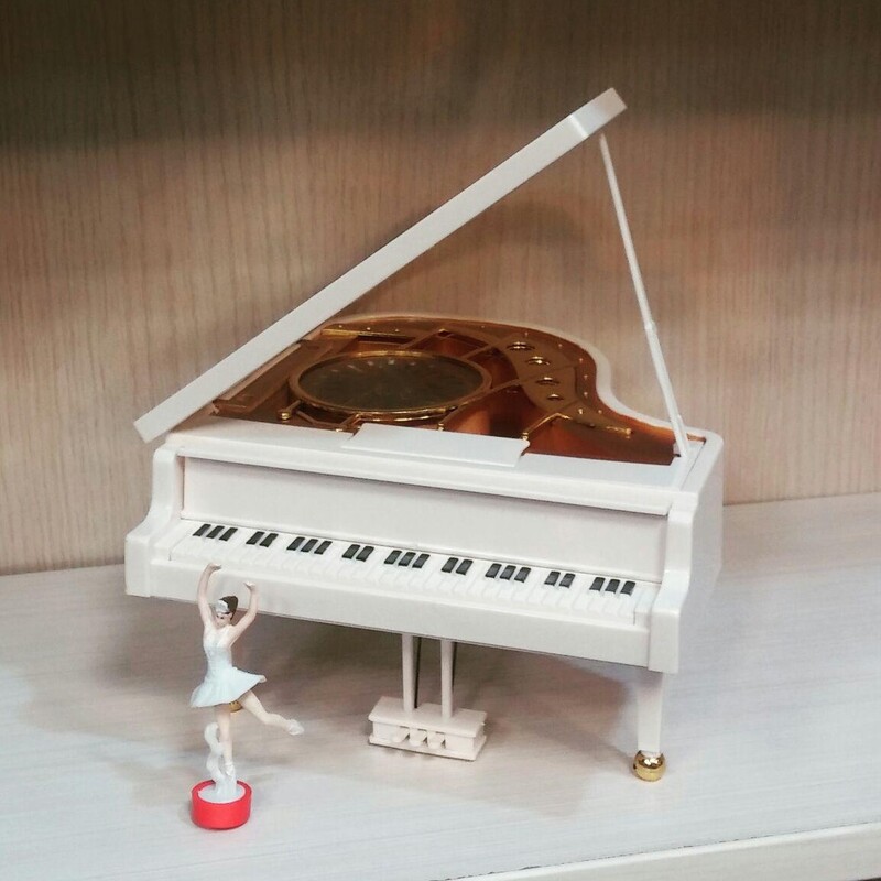 پیانو موزیکال با بالرین