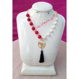 گردنبند ماه تولد استیل واویز منگوله سیاه وتزئین شده  با مهره های سفید و قرمز وزنجیر طلایی