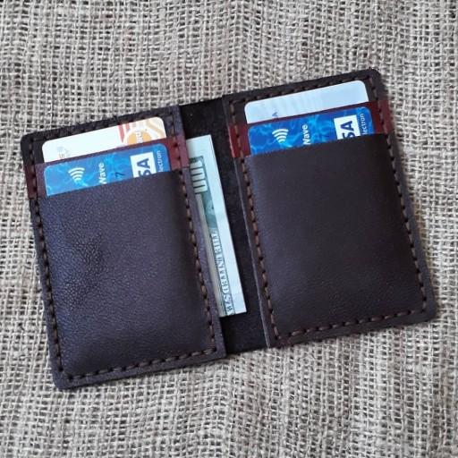 کیف کارت و پول کوچک و سبک چرم بزی قهوه ای زرشکی دستدوز و دستساز