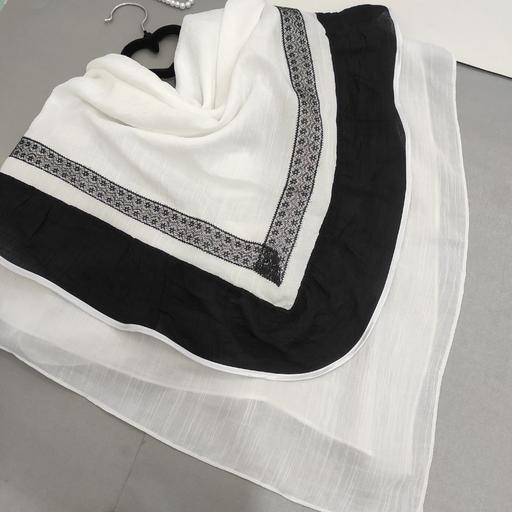 روسری مجلسی مزونی ترکیب سفید مشکی و پارچه وال اسلپ