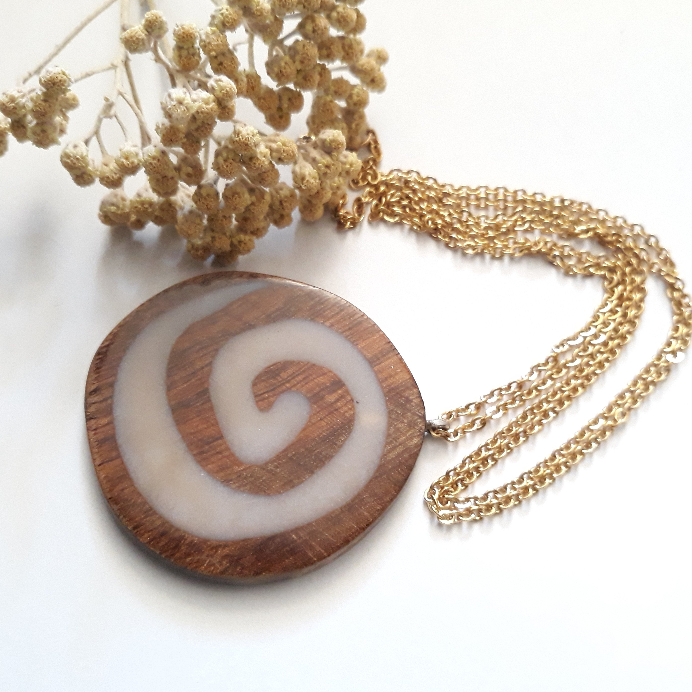 گردنبند چوب و رزین  مارپیچ  دستساز چوب گردو چوبکده بیدسفید