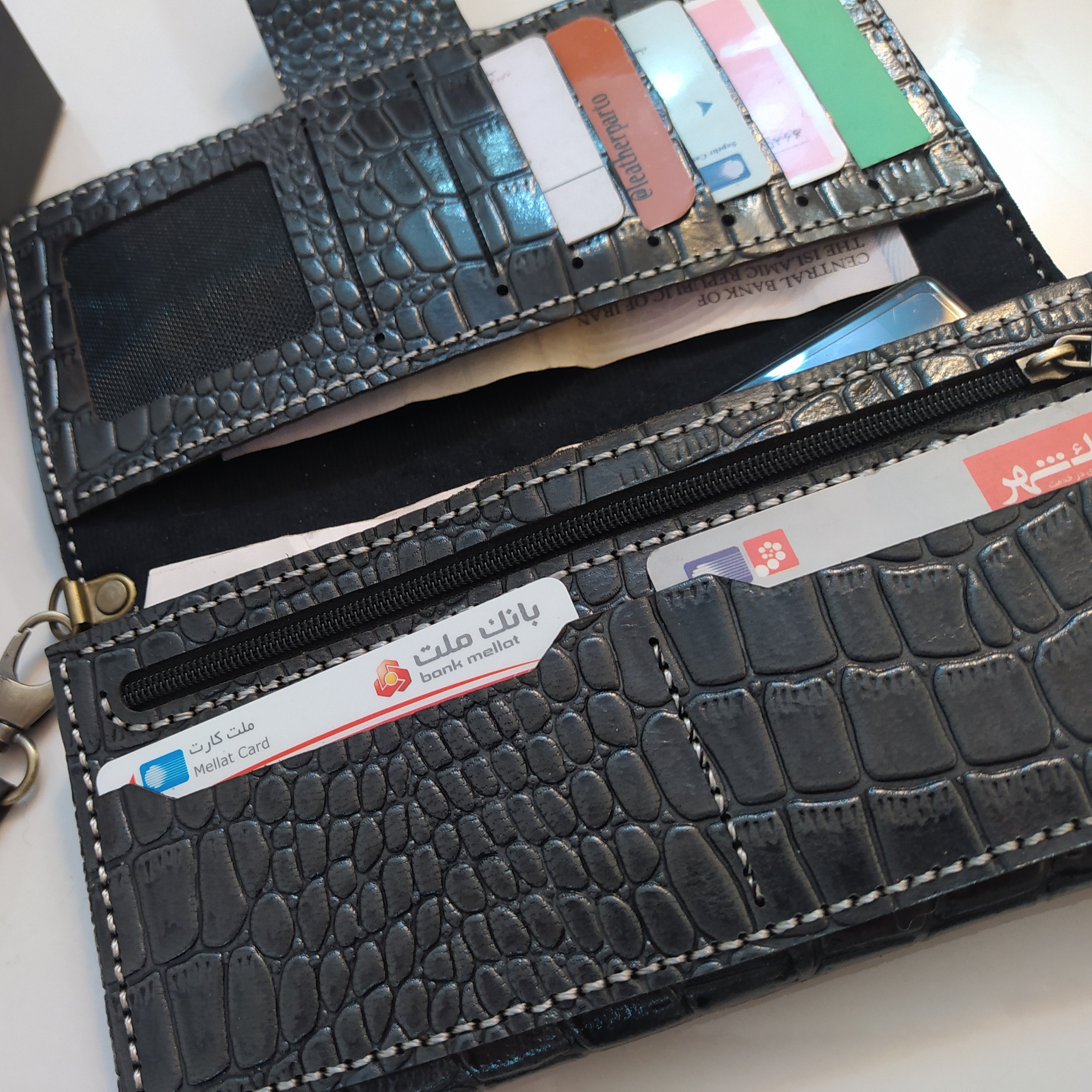 کیف پول دولت چرم طبیعی دستدوز با چرم برجسته طرح دار