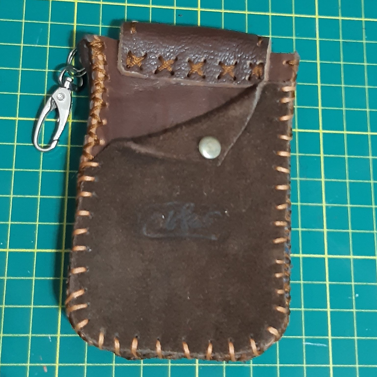 کیف آویز چرم گاو دستدوز قهوه ای