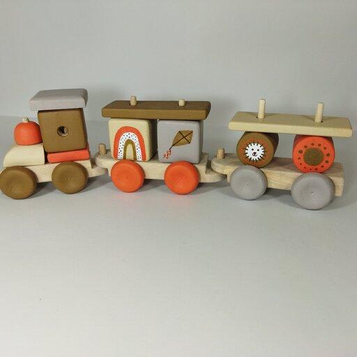 اسباب بازی چوبی قطار مونته سوری دست ساز با برند نیلو تویز با طراحی واگن ها