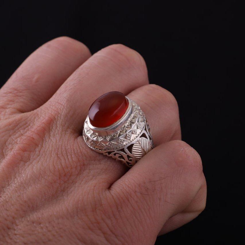 انگشتر نقره مردانه عقیق یمنی سرخ دستساز اصل ( انگشتر دستساز )