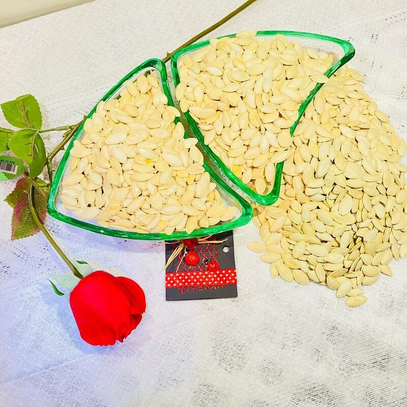 تخمه کدو (خام ) خوشمزه وپر مغز ،محصول امسال از مزارع آذربایجان، در بسته بندی 1000گرمی 