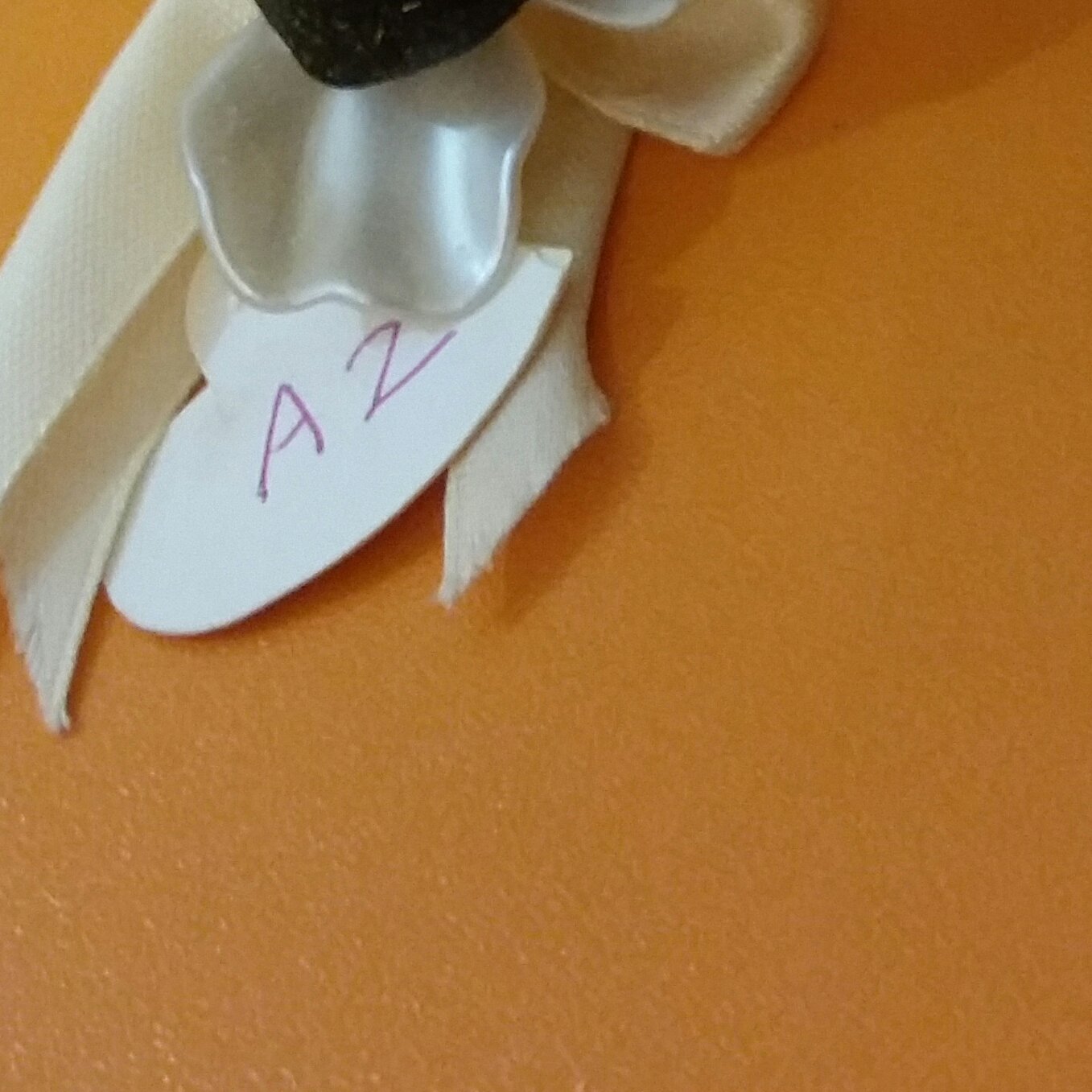 گیفت حنا طرح قلب کارشده روی کریستال صدفی جهت هدیه به دوستان وآشنایان در جشن شادی