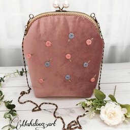 کیف زنانه گلدوزی شده بادست زیبا