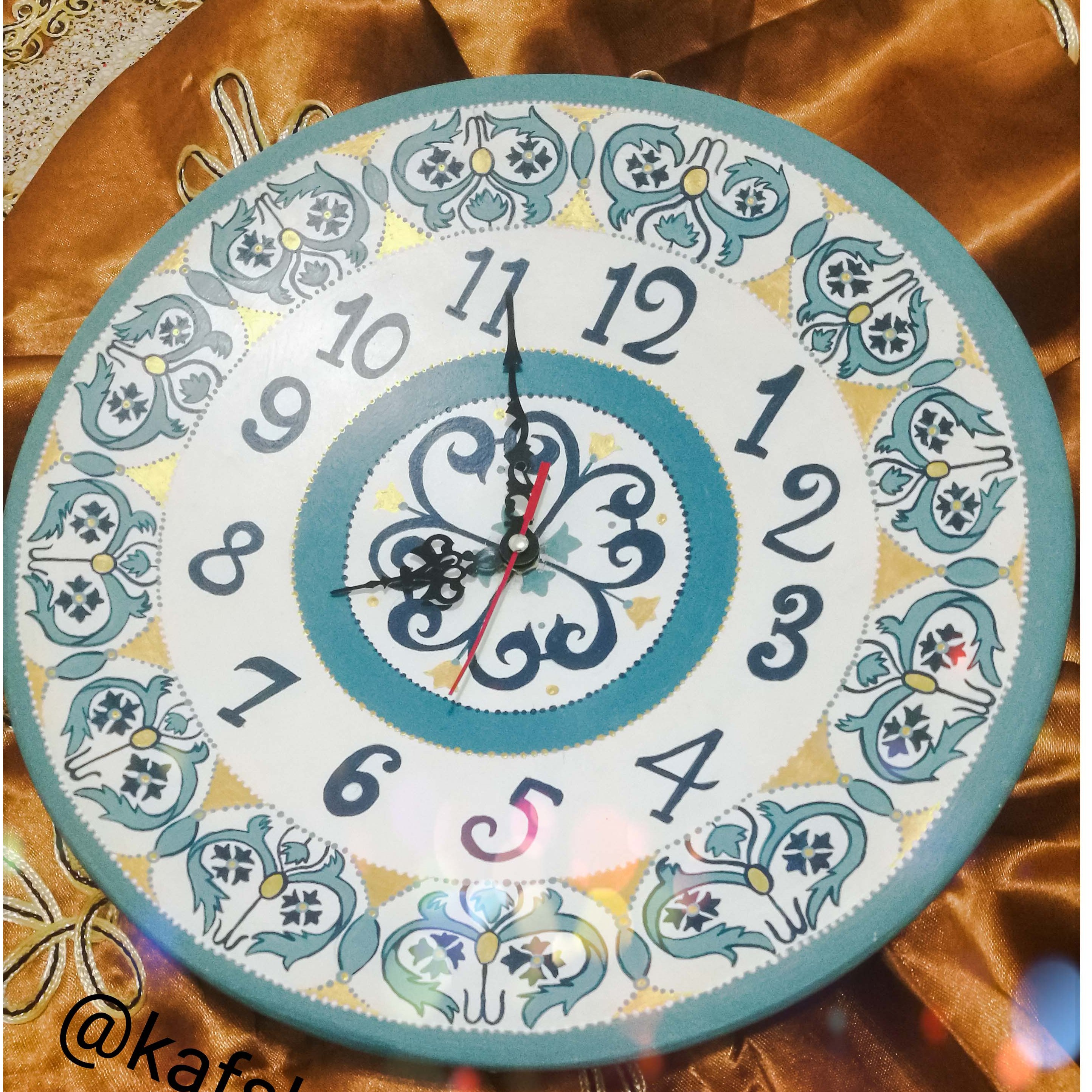 ساعت دیوارکوب مبلمونسرا مدل 240062