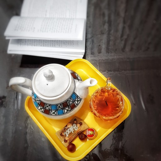 چای ایرانی سرگل زرین ممتاز محصول  گیلان بسته بندی  یک کیلویی با تضمین کیفیت و خالص بودن بدون افزودن رنگ و طعم و اسانس