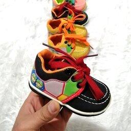 کفش نوزادی بچگانه پسرانه مناسب سیسمونی اسپرت در سه رنگ داخل تصویر سایز 14 تا 16موجود
