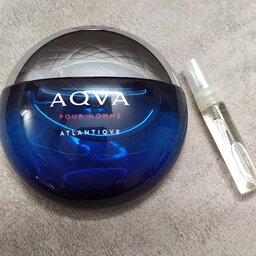 یک شیشه دکانت 5 میلی از  ادکلن اورجینال  بولگاری آکوا آتلانتیک مردانه، بارایحه آلدئید دریایی و بسیار فرش ،جذاب وخنک