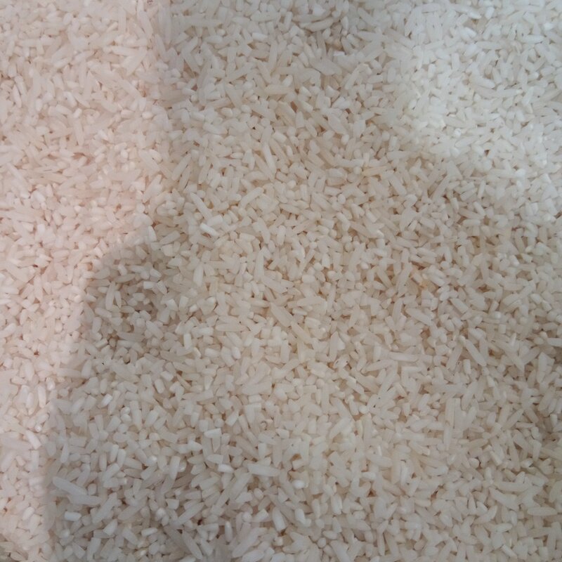 برنج سر لاشه طارم معطر یک کیلویی درجه یک محصولی از شالیزارهای شمال ( خوش طعم ، خوش عطر) ارسالی از تهران 