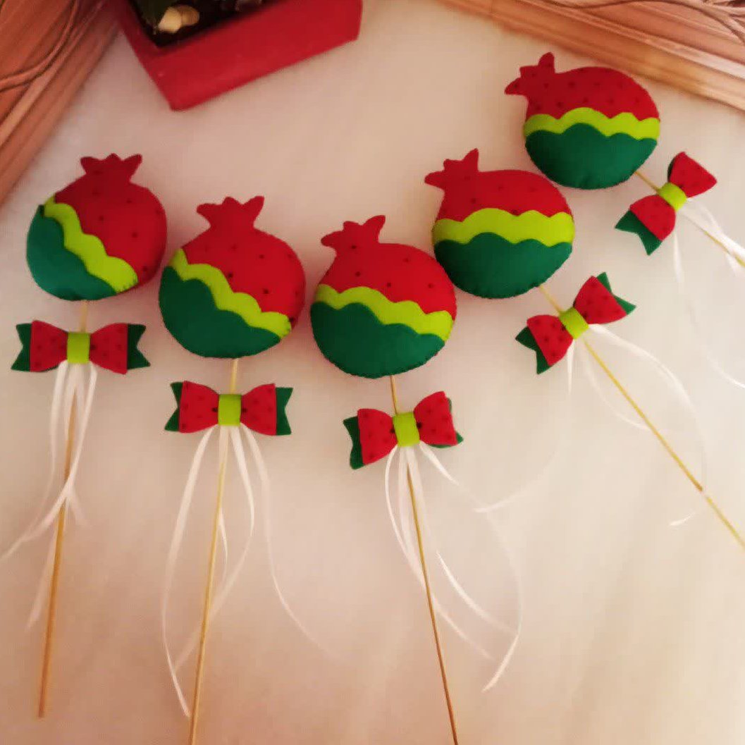 گیفت یلدا،نمدی ،در طرح های مختلف هندوانه وانار و...،قابل سفارش در هر تعدادی،به قیمت عمده