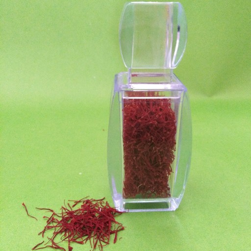 زعفران یک مثقالی ممتاز قائنات. خوشرنگ با عطری بی‌نظیر، خرید مستقیم از تولید کننده