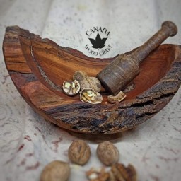 میوه خوری روستیک
کاردست
جنس چوب گردو
با روغن گیاهی