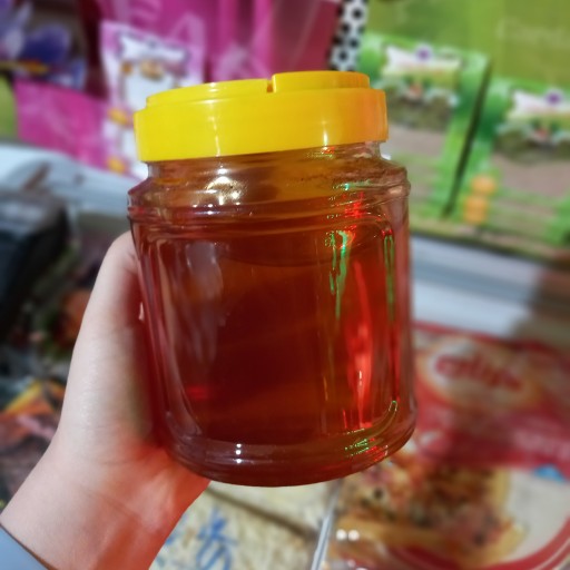 عسل چهل گیاه
این عسل طبیعی و بدون هیچ گونه ترکیبات اضافی می باشد
