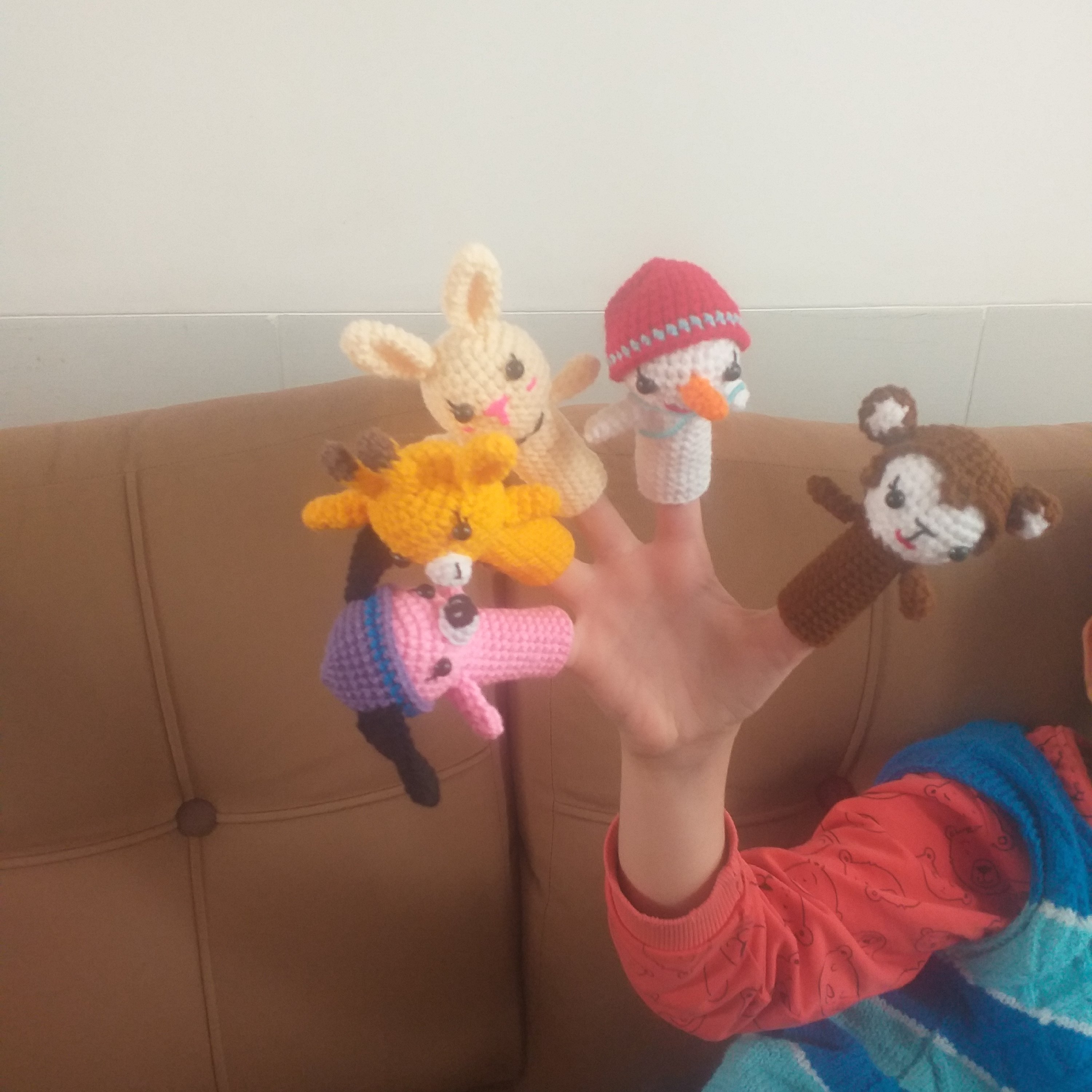 ست پنجتایی انگشتی طرح حیوانات قابل بافت در طرح های دیگر حیوانات مثل خرگوش گوزن جوجه زنبور میمون  ...ورق بزنید