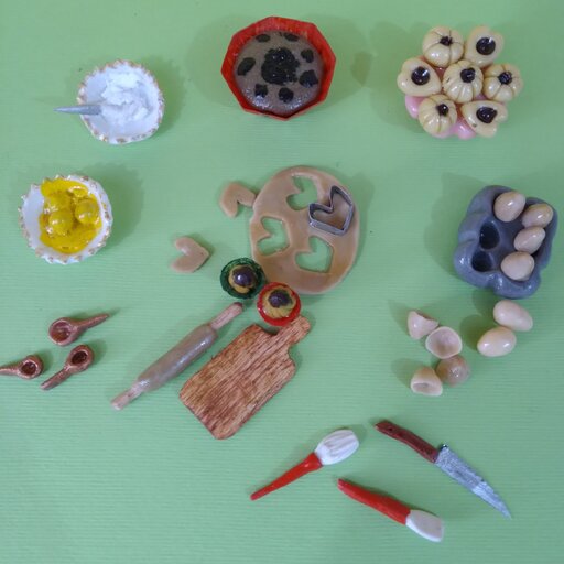 دست سازهای کوچک من وسایل و ابزار قنادی مینیاتوری. 
محصولی از ستاره چوبی