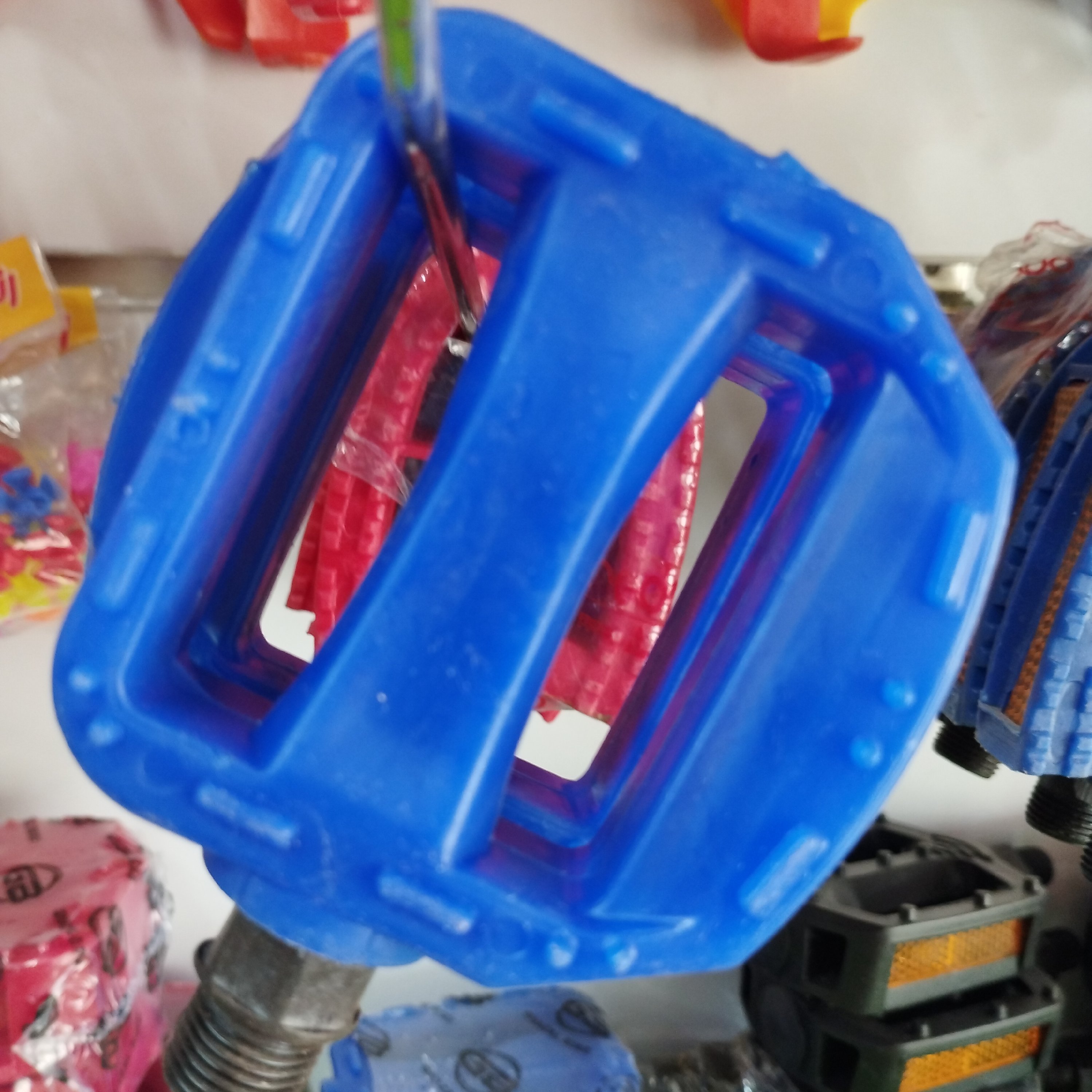 رکاب دوچرخه کودک رنگی