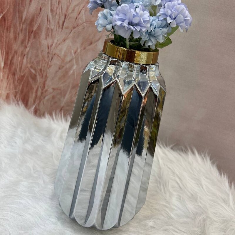 🔱نام کالا:گلدان
🔱کد کالا: کد 5 بزرگ 
🔱جنس کالا: شیشه
🔱ارتفاع بزرگ: 33
🔱هزینه ارسال به عهده مشتری وپسکرایه