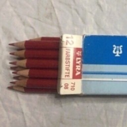 یک عدد مداد قرمز قدیمی لیرای آلمانی