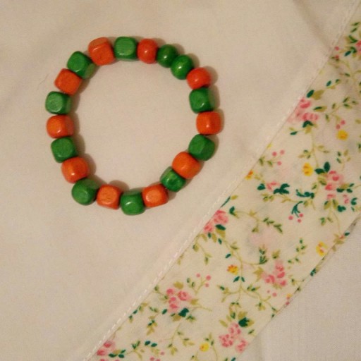 دستبند مهره چوبی رنگ های ( سبز - نارنجی)
