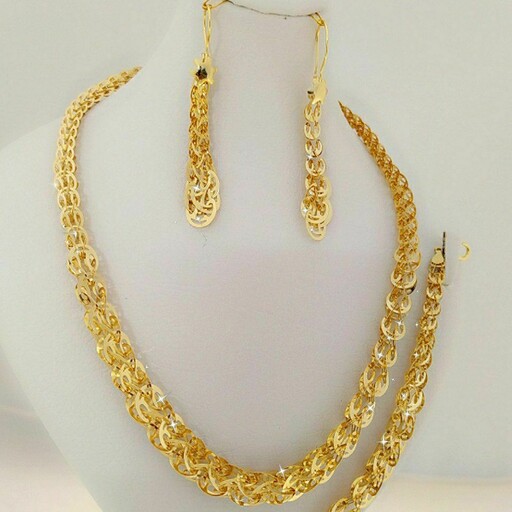 سرویس طرح طلا بیروتی خشکل شیک مجلسی شامل گردنبند و دستبند و گوشواره مشابه طلا قیمت پارسال.نخری ضرر کردی