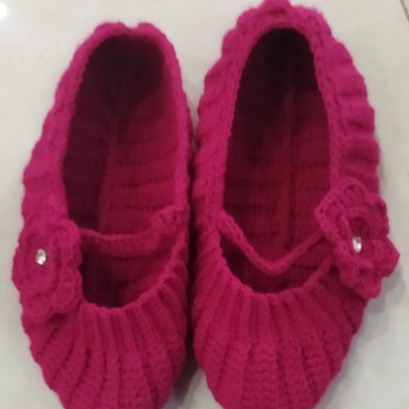 پاپوش دخترانه شیک و ایستادگی خوبی داره مناسب سن 3تا12