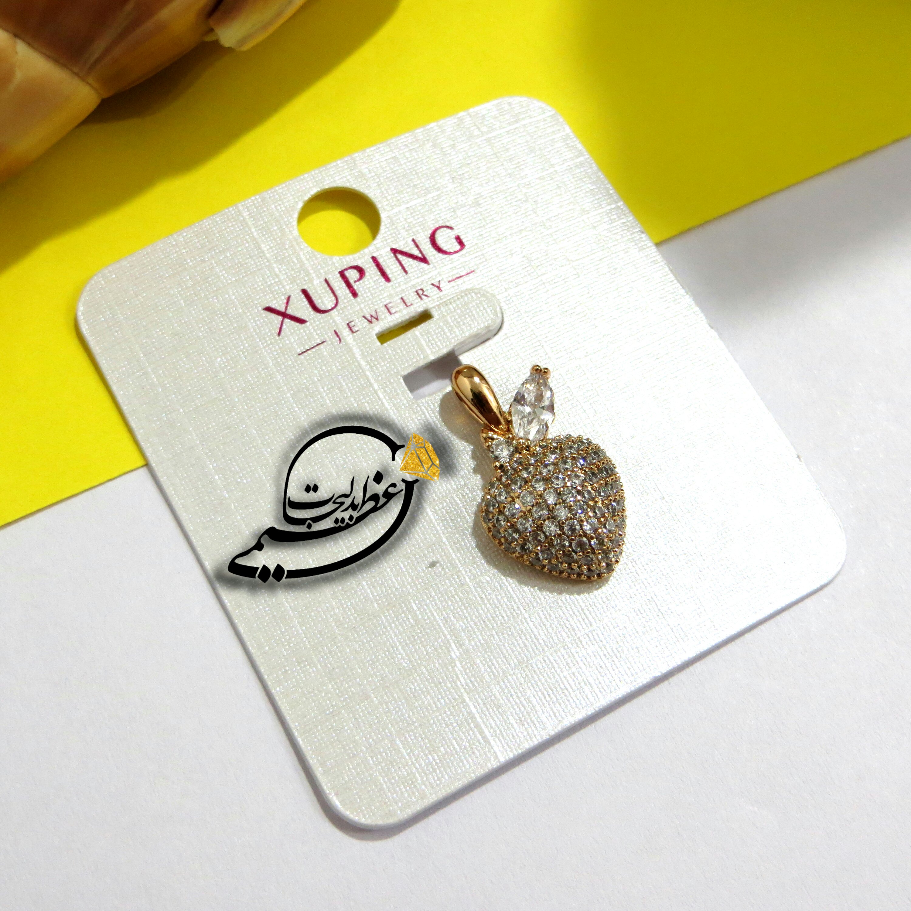 گردنبند مارک Xuping از جنس مس روکش طلا میوه و برگ نگین دار درجه یک طلایی بسیار زیبا