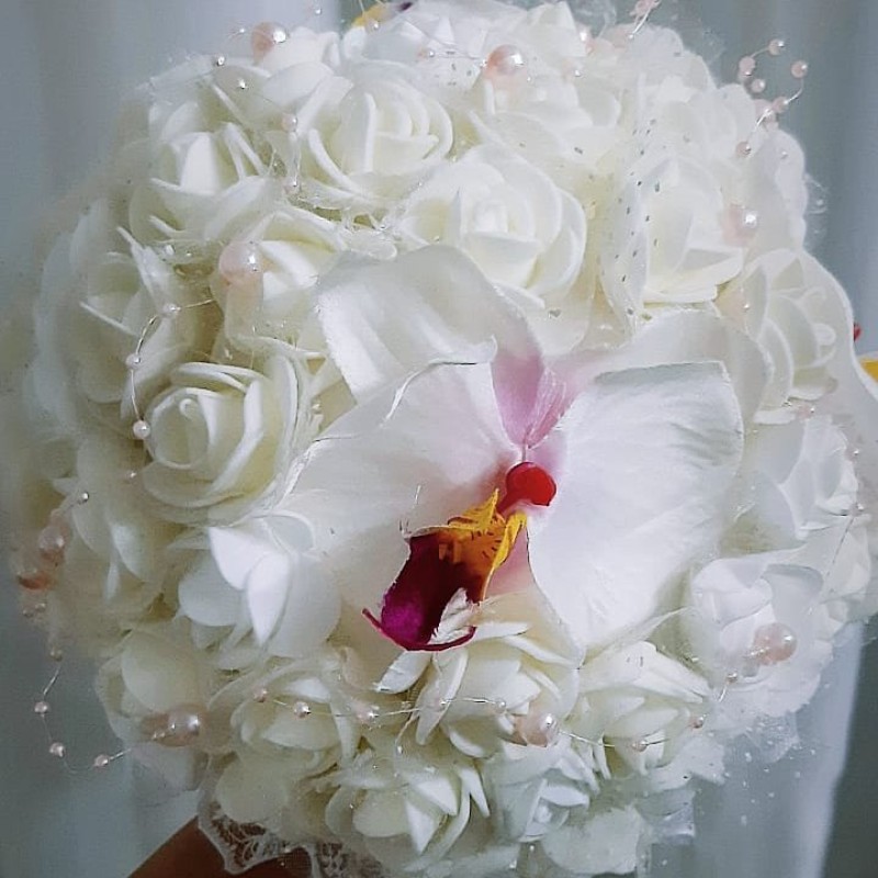 دسته گل عروس،،رنگ سفید ،