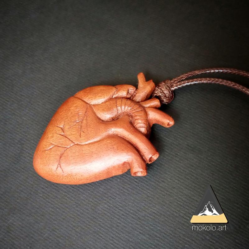 گردنبند قلب چوبی آناتومیک(دستساز)