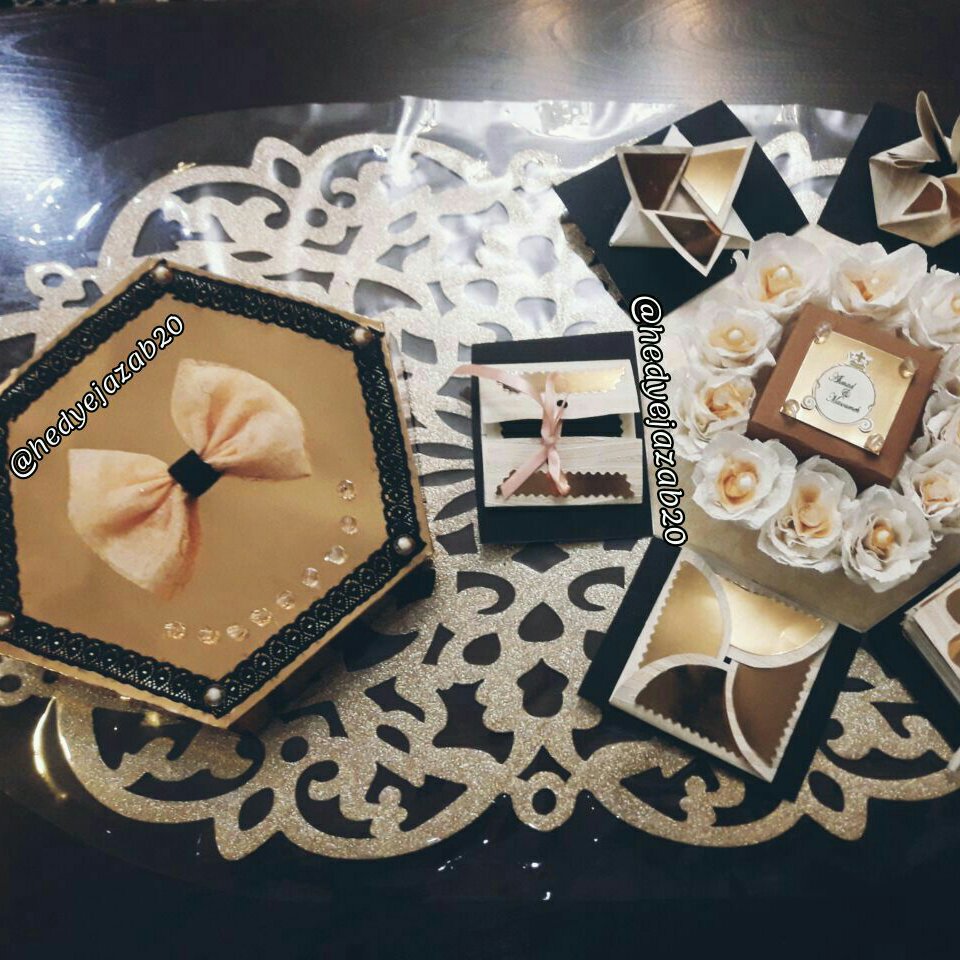 جعبه هدیه شش ضلعی طلایی قرمز  یک لایه