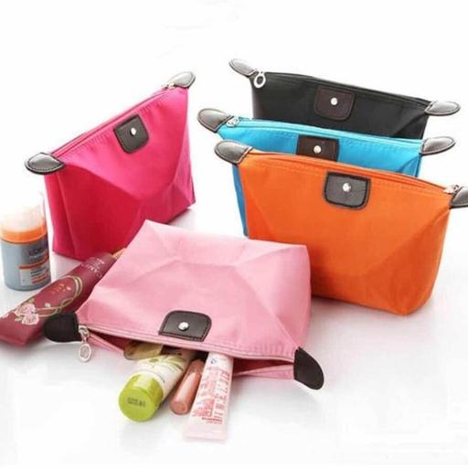 کیف لوازم آرایشی و بهداشتی چرم مصنوعی مناسب برای مسافرت فقط رنگ قهوه ای و مشکی موجود است 