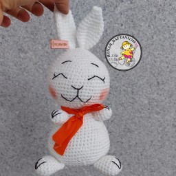عروسک بافتنی خرگوش تپل مهربون سفید