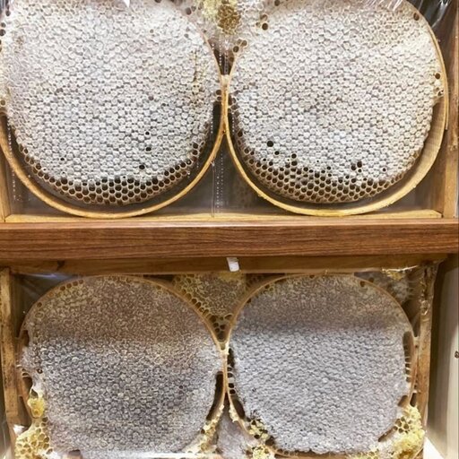 عسل قاب چوبی مومی خود بافت 2.850 کیلویی با چوب(خرید مستقیم از زنبوردار ) ارسال رایگان  