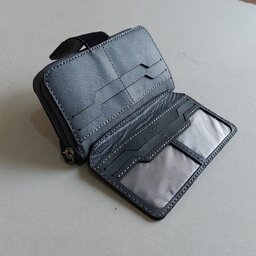 یک کیف بخر ،دو تا تحویل بگیر😊👌کیف پول دوقلو چرم طبیعی بزی،دستدوز زنانه و مردانه،قابل اجرا بارنگ دلخواه شما،سبک،جادار