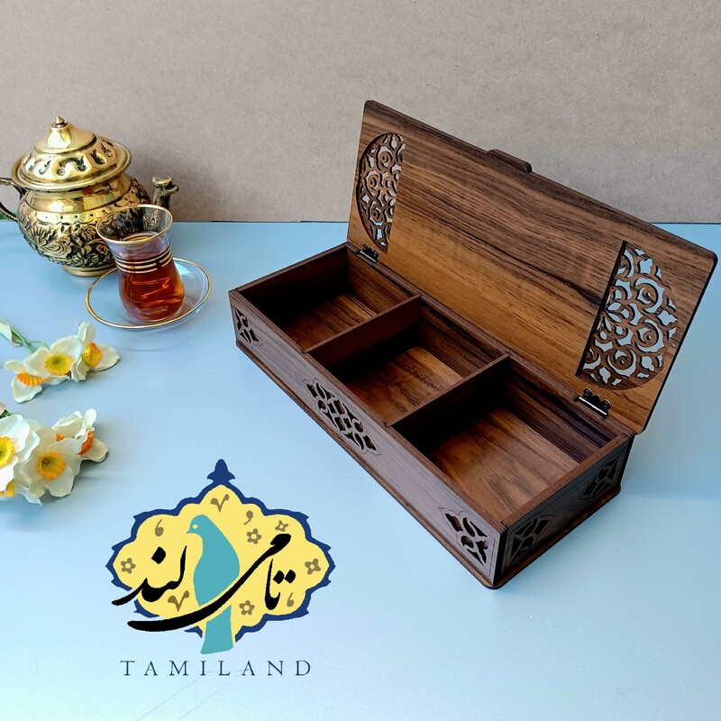 جعبه دمنوش و تنقلات چوبی سه خانه ی گلشن  طرح کاشی آبی  و زرد طراحی اختصاصی تامی لند