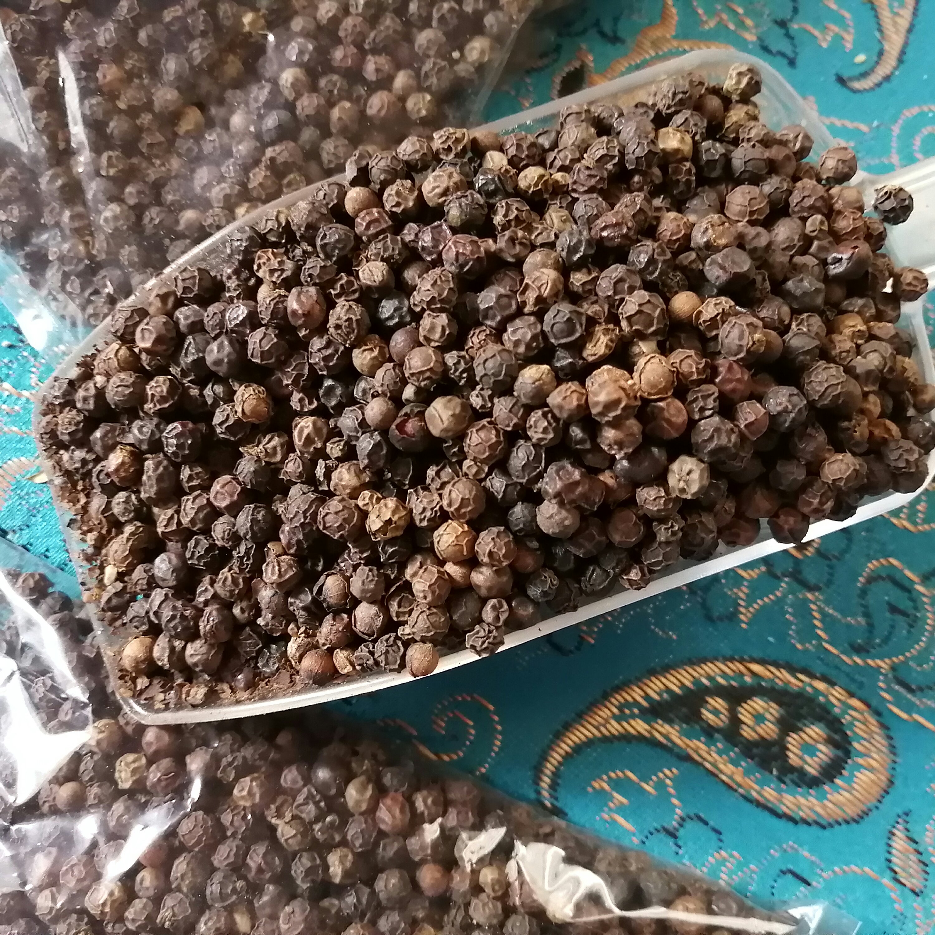 فلفل سیاه قلم درجه یک(50 گرم) 