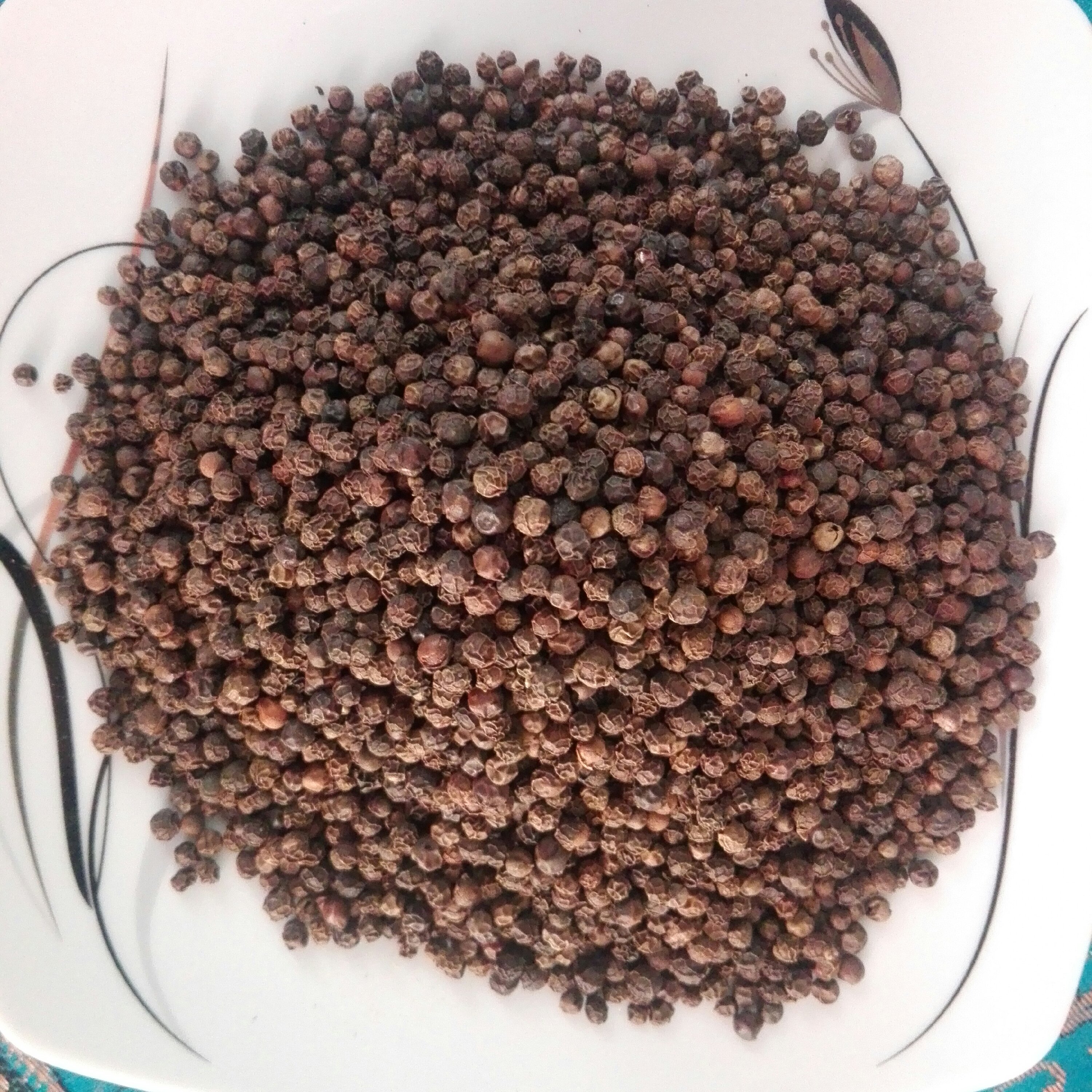 فلفل سیاه قلم درجه یک(50 گرم) 