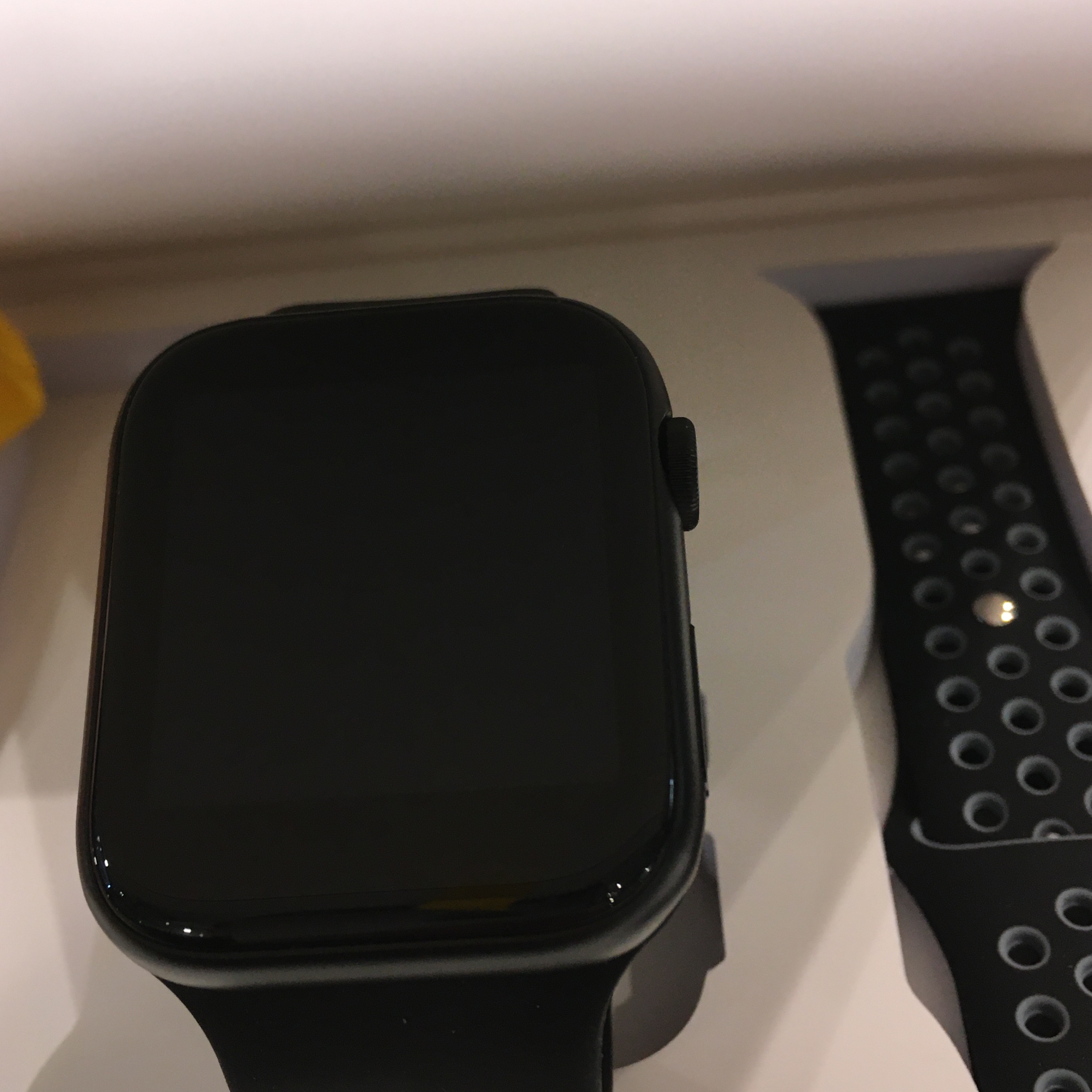 ساعت هوشمند طرح سری 5اپل فول اچ دی قابلیت مکالمه جی پی اس نمایش تمامی برنامه های اجتماعی قدم شمار کنترل موزیک وغیره